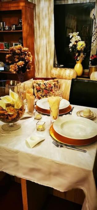 Cuisinease Apartment Олертън Екстериор снимка