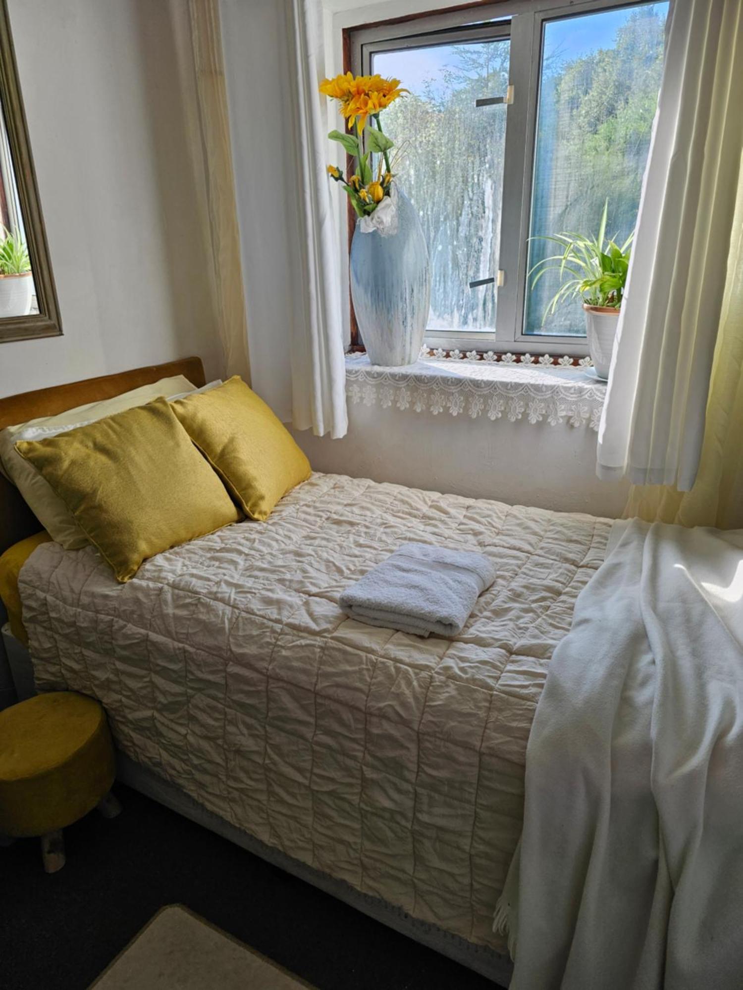 Cuisinease Apartment Олертън Екстериор снимка